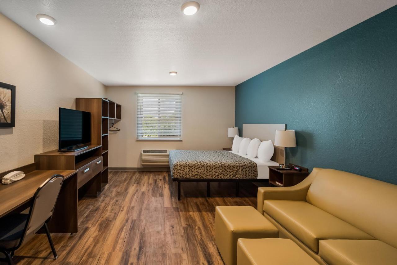Woodspring Suites West Palm Beach Century Village  Exterior photo