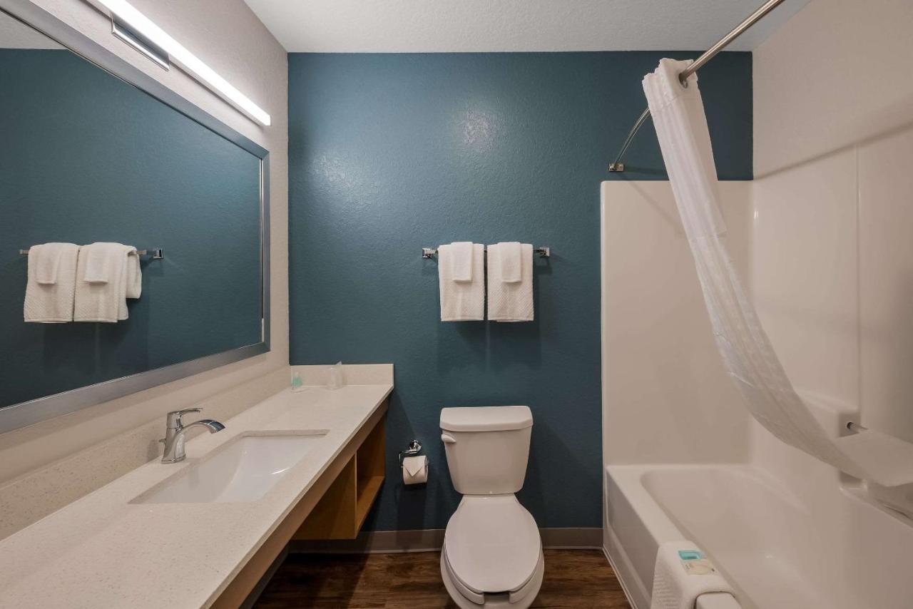 Woodspring Suites West Palm Beach Century Village  Exterior photo